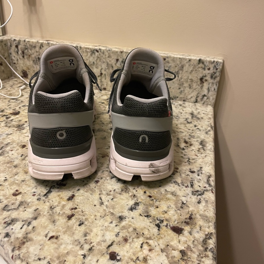 ON mens size 12